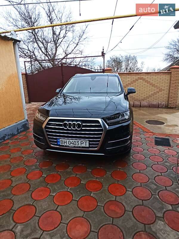 Внедорожник / Кроссовер Audi Q7 2017 в Ананьеве