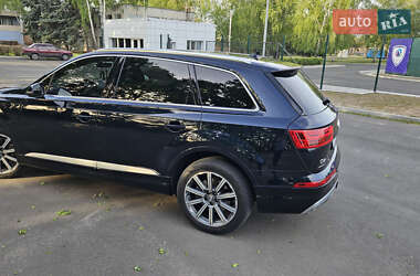 Внедорожник / Кроссовер Audi Q7 2017 в 
