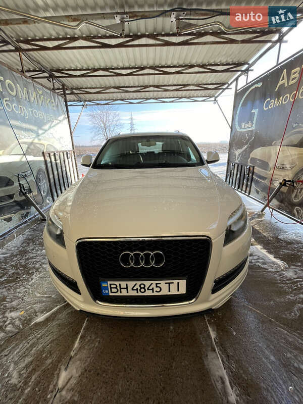 Внедорожник / Кроссовер Audi Q7 2014 в Прилуках