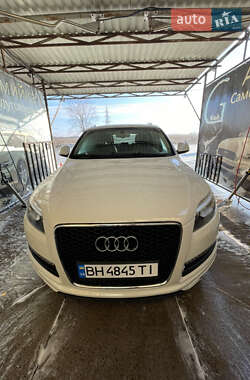 Внедорожник / Кроссовер Audi Q7 2014 в 