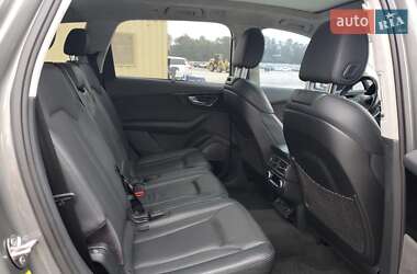 Внедорожник / Кроссовер Audi Q7 2015 в 