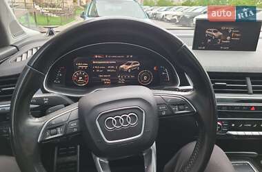 Внедорожник / Кроссовер Audi Q7 2015 в 
