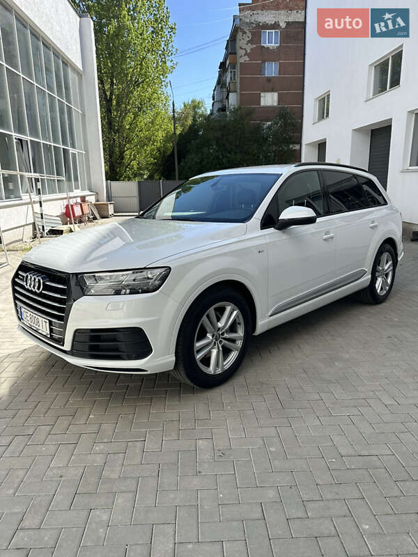 Внедорожник / Кроссовер Audi Q7 2017 в Черновцах