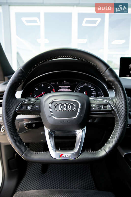 Внедорожник / Кроссовер Audi Q7 2017 в Черновцах