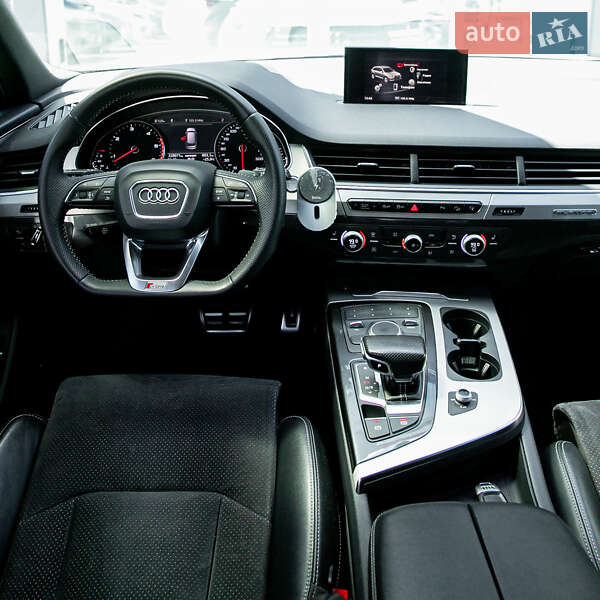 Внедорожник / Кроссовер Audi Q7 2017 в Черновцах