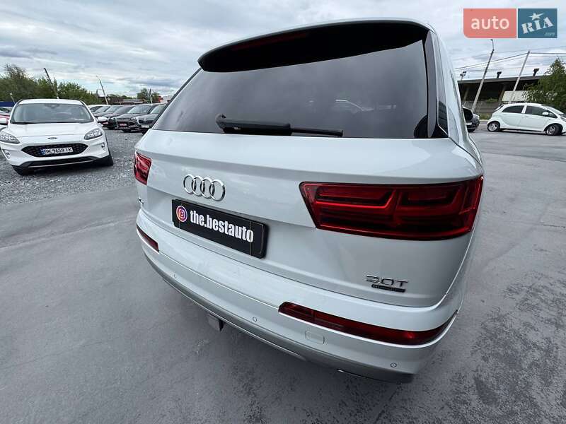 Позашляховик / Кросовер Audi Q7 2017 в Рівному