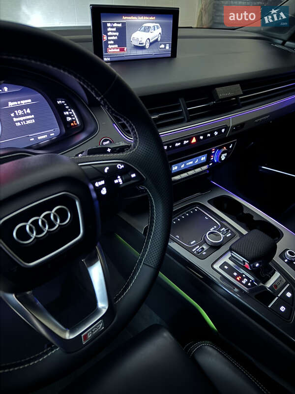 Внедорожник / Кроссовер Audi Q7 2018 в Мукачево