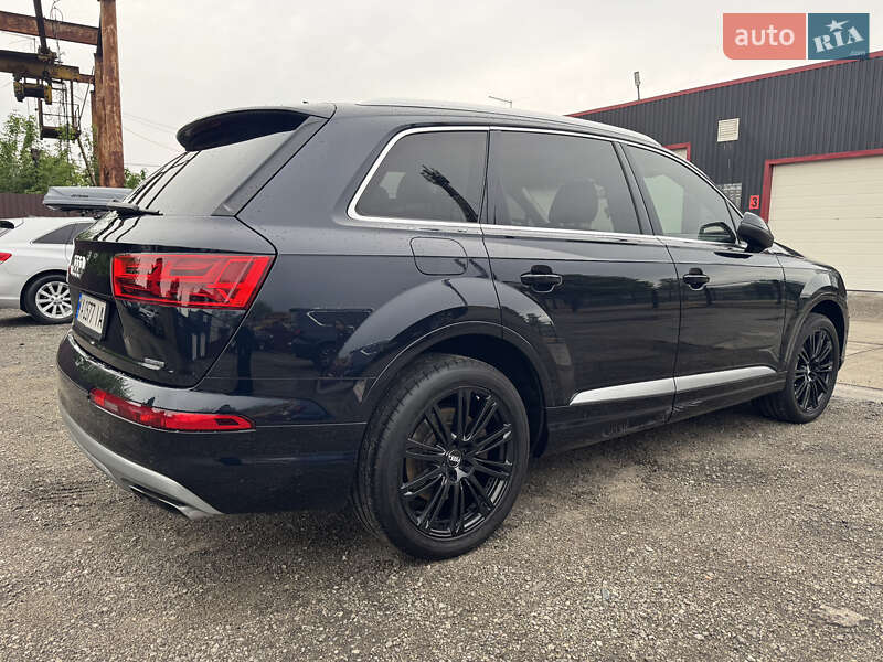 Внедорожник / Кроссовер Audi Q7 2016 в Киеве