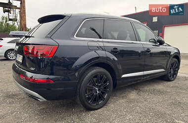 Позашляховик / Кросовер Audi Q7 2016 в 