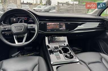 Позашляховик / Кросовер Audi Q7 2022 в 