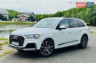 Внедорожник / Кроссовер Audi Q7 2022 в 