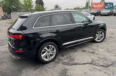 Позашляховик / Кросовер Audi Q7 2022 в 