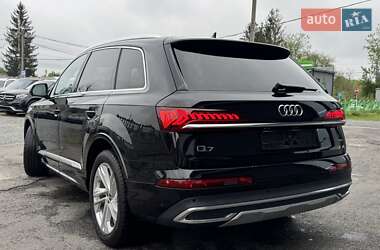 Позашляховик / Кросовер Audi Q7 2022 в 