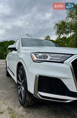 Внедорожник / Кроссовер Audi Q7 2022 в 
