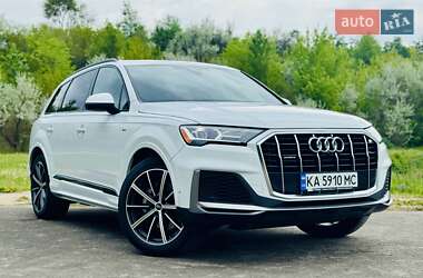 Внедорожник / Кроссовер Audi Q7 2022 в 