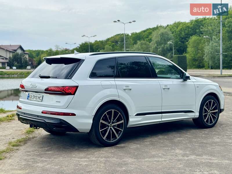 Внедорожник / Кроссовер Audi Q7 2022 в Днепре