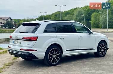 Внедорожник / Кроссовер Audi Q7 2022 в 