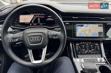 Позашляховик / Кросовер Audi Q7 2022 в 