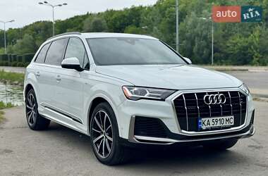 Внедорожник / Кроссовер Audi Q7 2022 в 