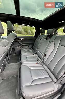 Внедорожник / Кроссовер Audi Q7 2022 в 