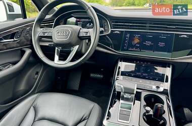 Внедорожник / Кроссовер Audi Q7 2022 в 