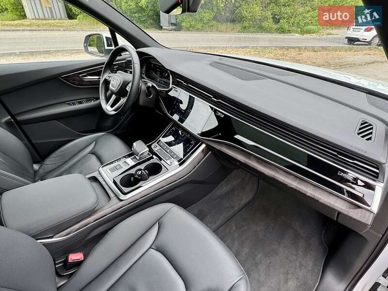 Внедорожник / Кроссовер Audi Q7 2022 в Днепре