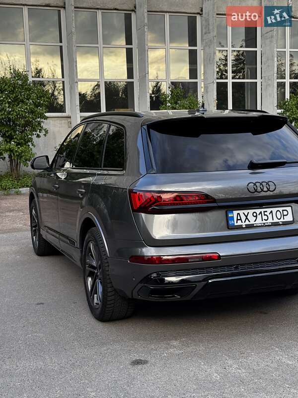Внедорожник / Кроссовер Audi Q7 2019 в Обухове