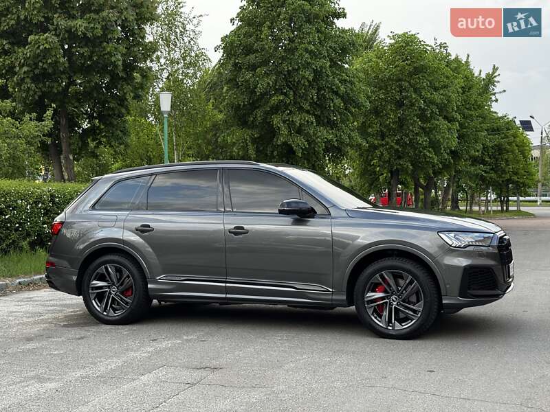 Внедорожник / Кроссовер Audi Q7 2019 в Обухове