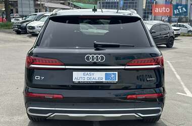 Внедорожник / Кроссовер Audi Q7 2020 в 