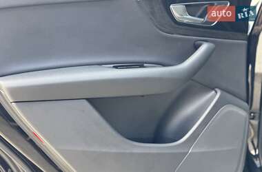 Внедорожник / Кроссовер Audi Q7 2016 в 