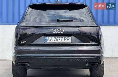 Внедорожник / Кроссовер Audi Q7 2016 в 