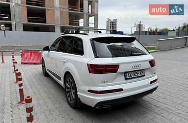 Позашляховик / Кросовер Audi Q7 2016 в 