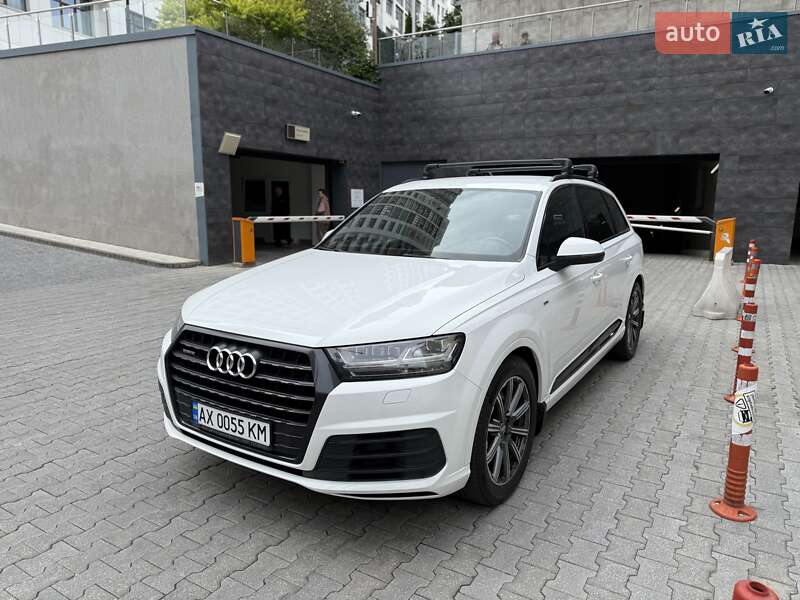 Внедорожник / Кроссовер Audi Q7 2016 в Киеве