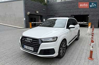Позашляховик / Кросовер Audi Q7 2016 в 