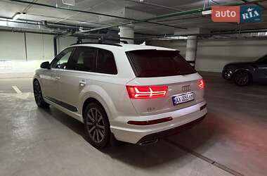 Позашляховик / Кросовер Audi Q7 2016 в 