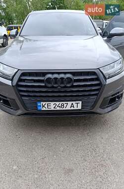 Внедорожник / Кроссовер Audi Q7 2018 в 