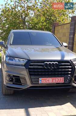 Внедорожник / Кроссовер Audi Q7 2018 в 