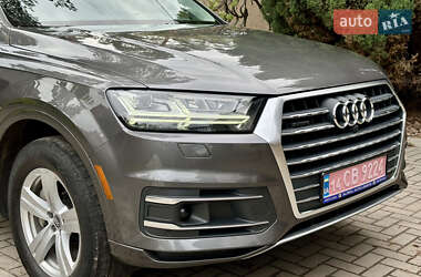 Внедорожник / Кроссовер Audi Q7 2018 в 