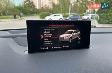 Внедорожник / Кроссовер Audi Q7 2017 в 