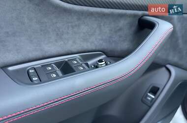 Позашляховик / Кросовер Audi Q7 2024 в 