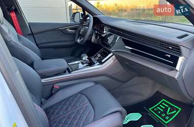 Позашляховик / Кросовер Audi Q7 2024 в 
