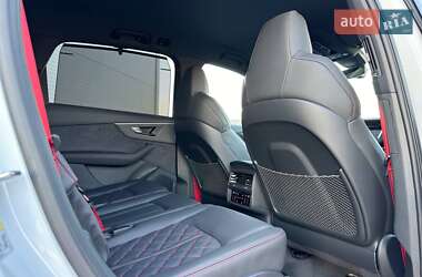 Позашляховик / Кросовер Audi Q7 2024 в 