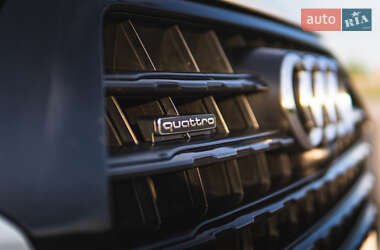 Внедорожник / Кроссовер Audi Q7 2017 в 