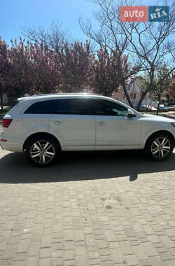 Внедорожник / Кроссовер Audi Q7 2013 в 
