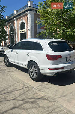 Внедорожник / Кроссовер Audi Q7 2013 в 