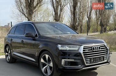 Позашляховик / Кросовер Audi Q7 2017 в Києві