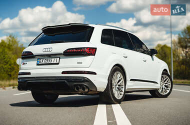 Внедорожник / Кроссовер Audi Q7 2020 в 