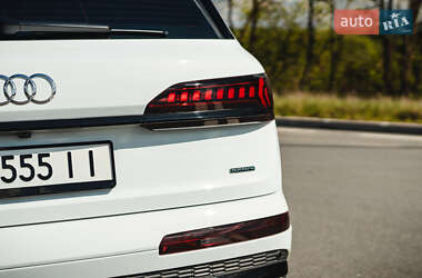 Внедорожник / Кроссовер Audi Q7 2020 в 