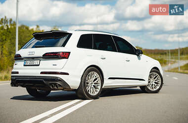 Внедорожник / Кроссовер Audi Q7 2020 в 
