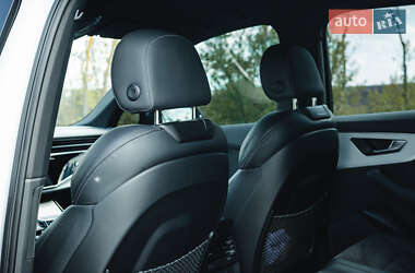Внедорожник / Кроссовер Audi Q7 2020 в 